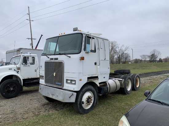215 - 1988 White/gmc Cab Over Semi