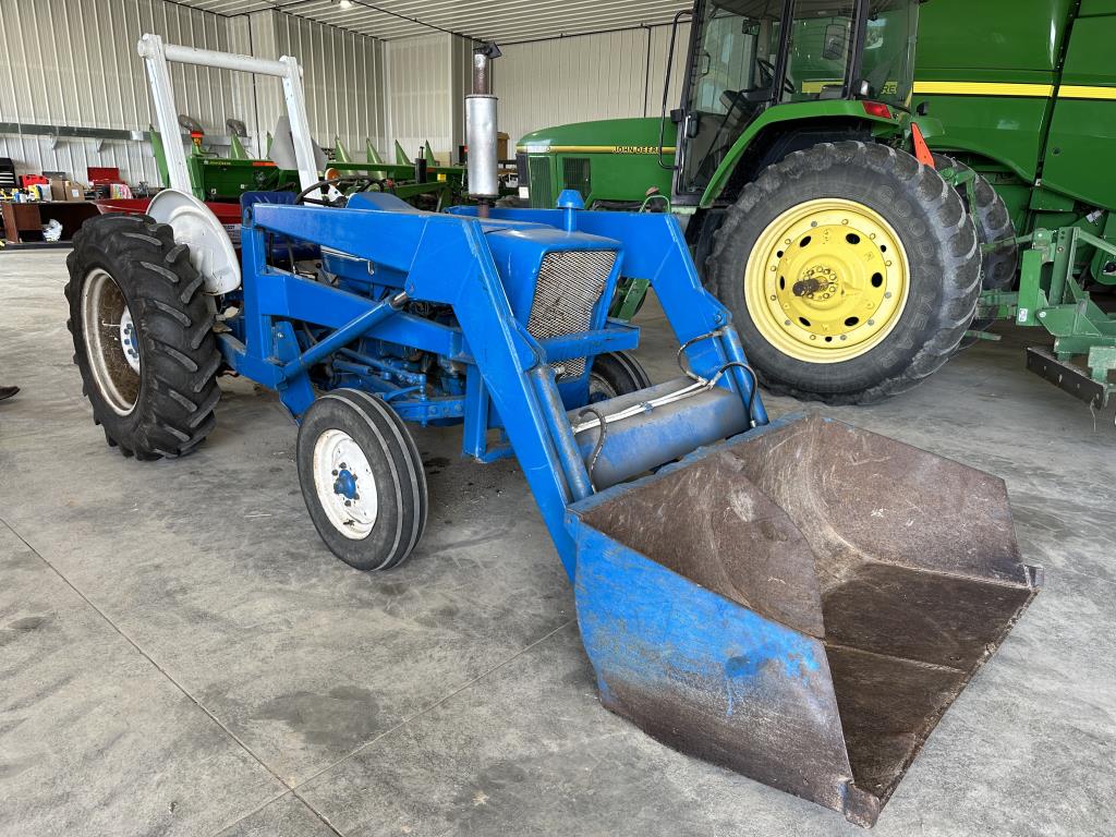 1975 Ford 2000 Tractor | Proxibid