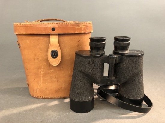 WW2 U.S. M16 7x50 binoculars in leather case