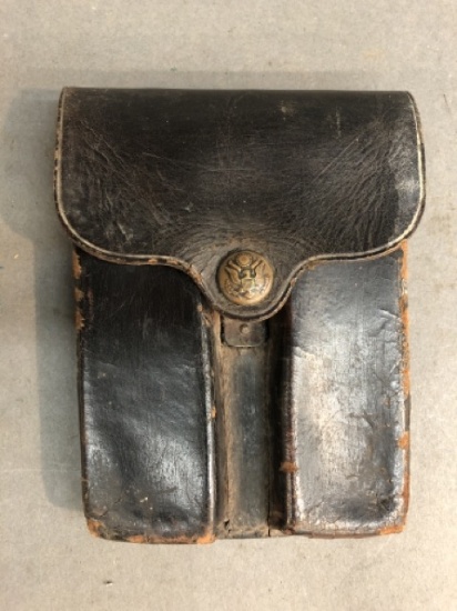 U.S. M1912 Model of 1911 leather magazine pouch.