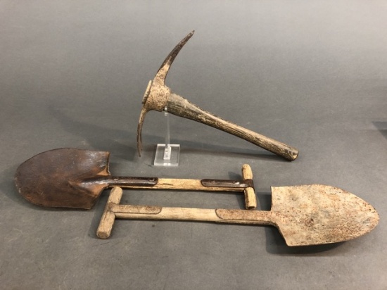 2 WWII U.S. Army entrenching tools.