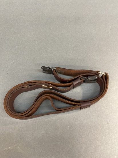 Winchester super grade model 70 swivels rifle sling.