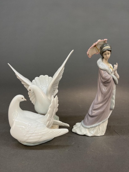 2 Lladro figures.