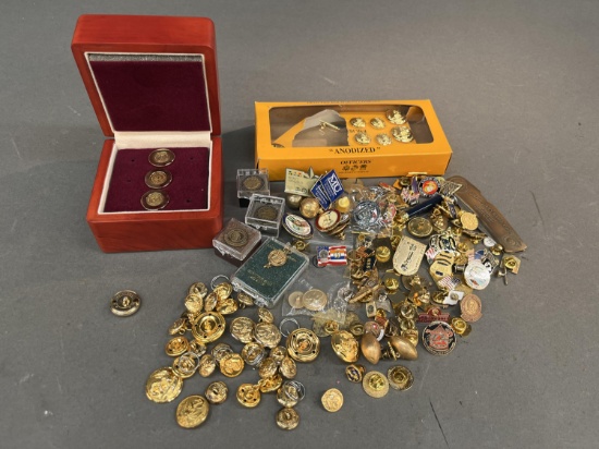 Gen. Gray buttons and pins