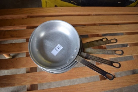 lot of 5- 8in thunder group saucepans
