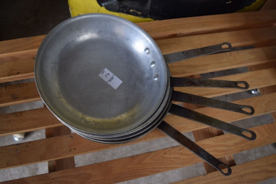lot of 5- 10in thunder group saucepans