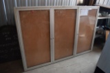 aluminum display case with key