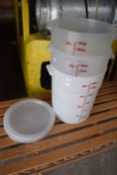lot of 3 CAMBRO 22qt plastic storage containers w/lids