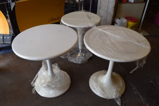lot of 3 round tables
