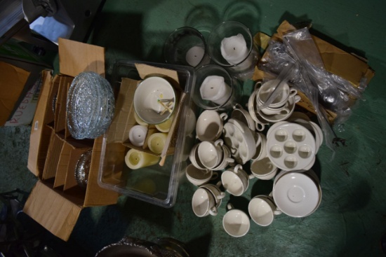 lot of assorted ceramic bowls/ash trays