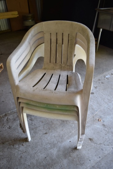 Lot of 4 Plastic Patio Chairs