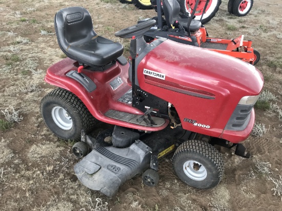 CRAFTSMAN DLT2000 LAWN TRACTOR