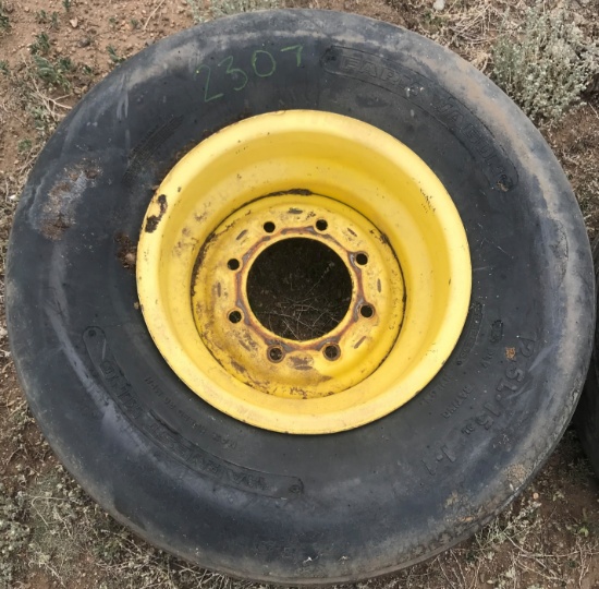 12.5 L - 15 TIRE & JOHN DEERE RIM