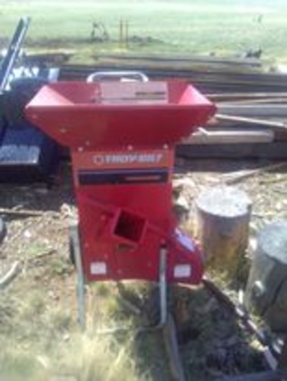 TROY BILT CHIPPER