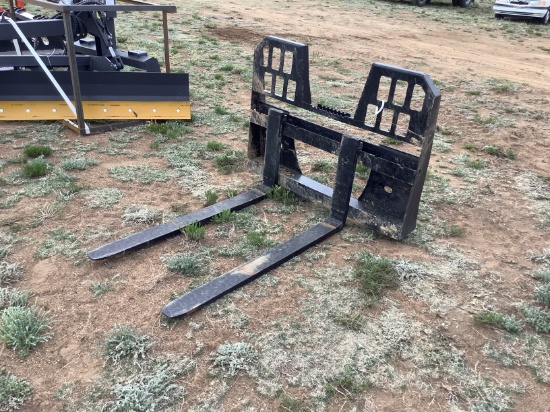 Skid Steer Pallet Forks