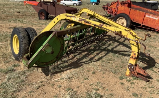 John Deere 640 Side Delivery Rake