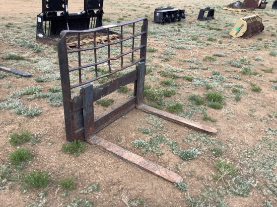 New Holland 36" Pallet Forks