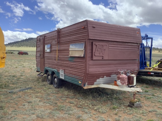 Road Ranger 18' Camp Trailer