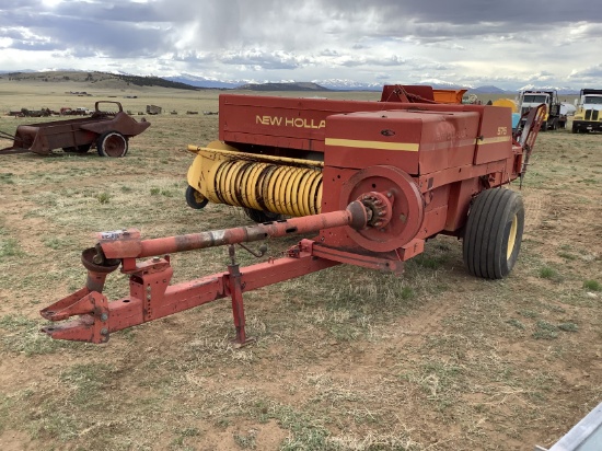 New Holland 575 Square Baler