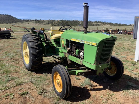 JOHN DEERE 2010 TRACTOR