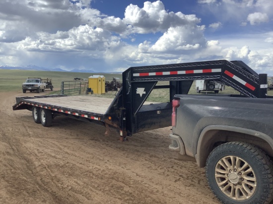 2007 PJ 22' GOOSENECK EQUIPMENT TRAILER