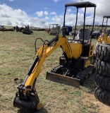 AGT INDUSTRIAL QH12 MINI EXCAVATOR