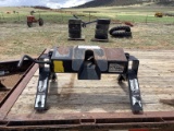 POWER PULL FIFTH-WHEEL HITCH