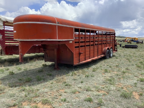 1975 W-W 30 Ft Stock Trailer