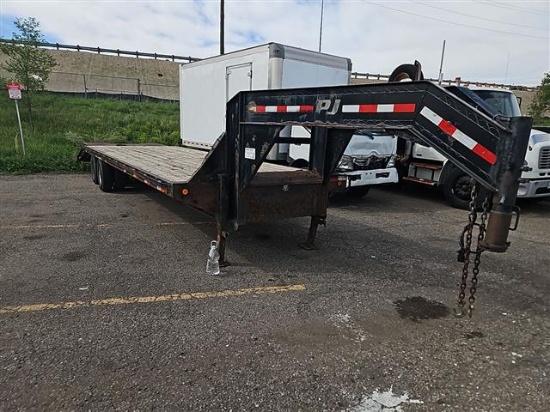 2014 PJ 30 Ft Goose Neck Equipment Trailer