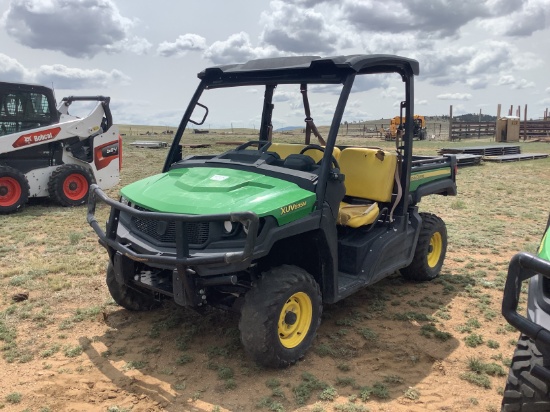 John Deere Gator XUV835M UTV