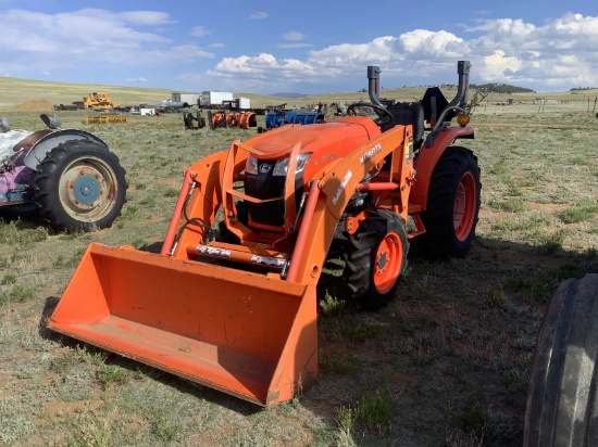 Kubota L 3901 Tractor w/ Kubota LA525 Front-End Loader & Kubota L2256 Bucket