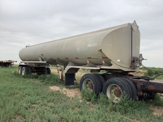 1969 Beall Pipe & Tank Corp. Aluminum 9400 Gallon Tanker Trailer
