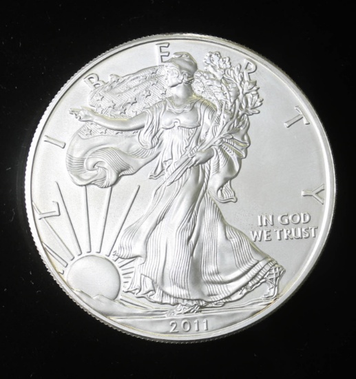 2011 1oz .999 FINE SILVER AMERICAN EAGLE COIN