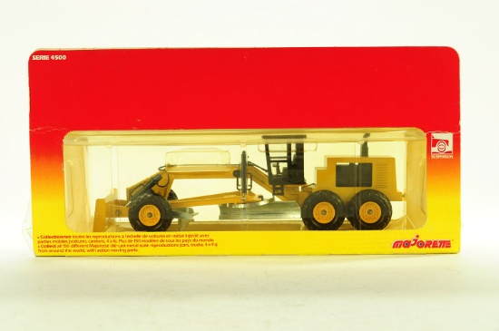 4500 Motor Grader - 1:40