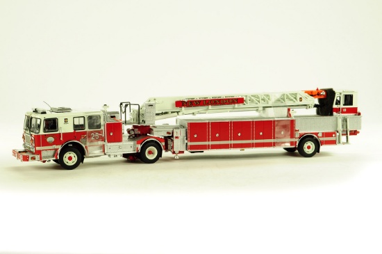 Seagrave TDA Fire Engine - New London Fire