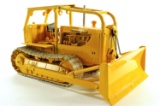 Caterpillar D8 w/Canopy Sweeps and Blade - 1:25