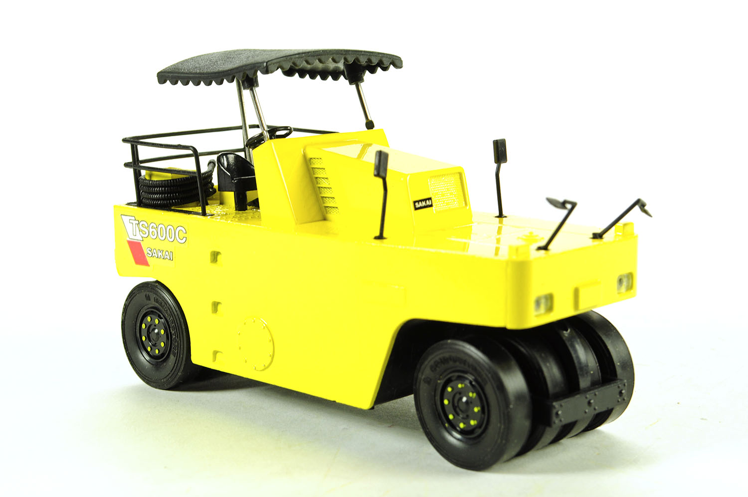 Sakai TS600C Tire Roller - 1:40 | Proxibid