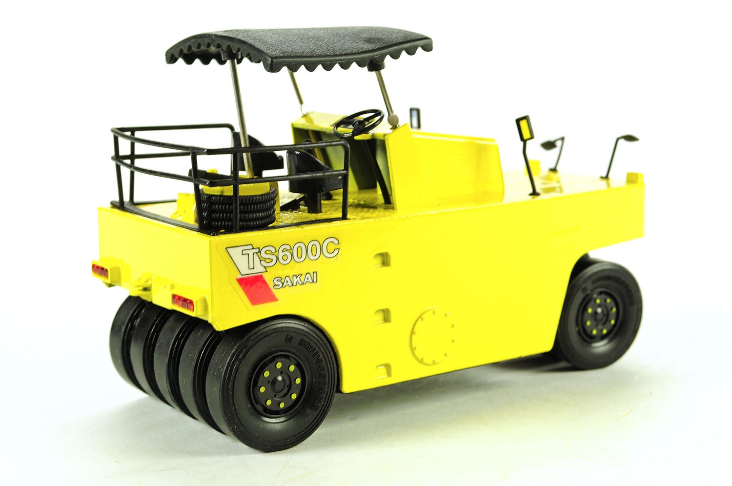 Sakai Tire Roller TS600C ミニカー Sakai TS600C Tire Roller - 1:40 | Proxibid