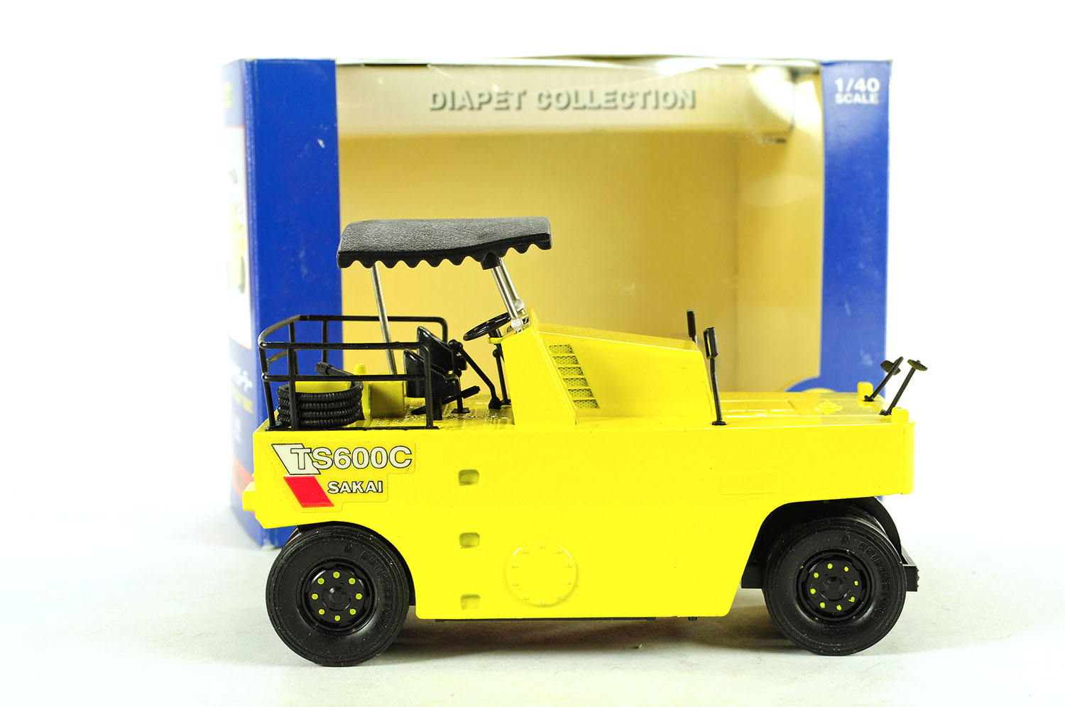 Sakai TS600C Tire Roller - 1:40 | Proxibid