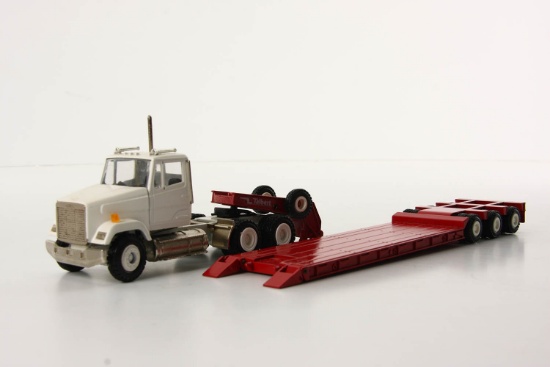 Freightliner 3 Axle Tractor w/3- Axle Low Loader