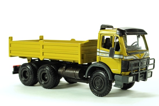 Mercedes 2635 3-Axle Dump Truck