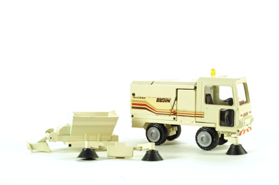 Pelican Street Sweeper