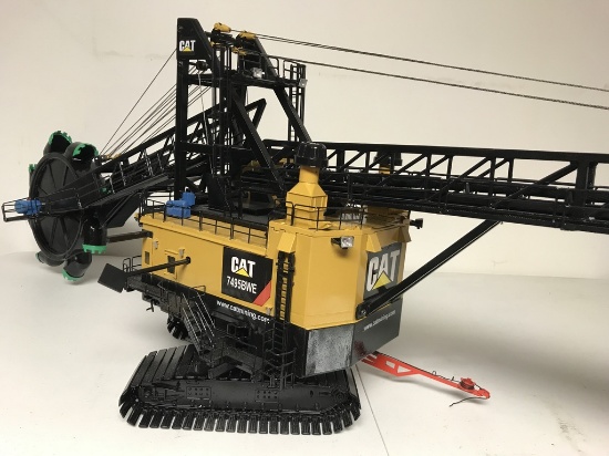cat 7495 diecast model for sale