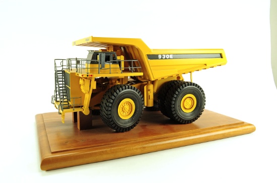 Komatsu 930E Hauler - Rare!