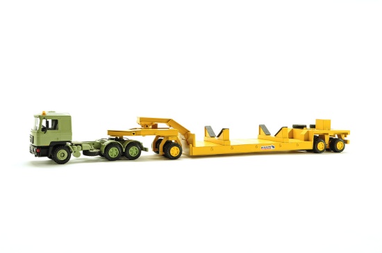 MAN Heavy Tractor w/Yellow Heavy Trailer