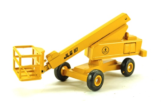 JLG Man Lift - Yellow