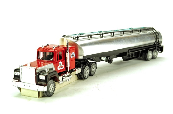 Mack Trailer w/Tanker