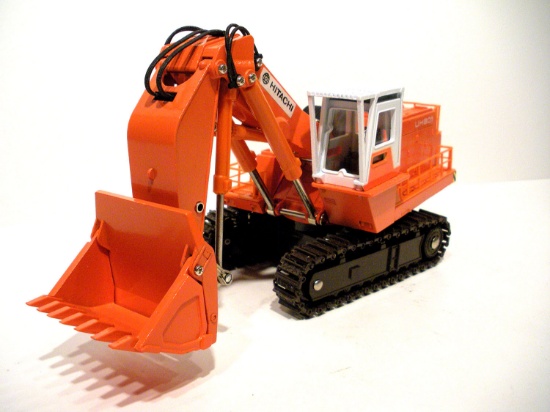 Hitachi UH801 Front Shovel