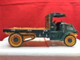 Mack 1916 AC Truck w/Flatbed