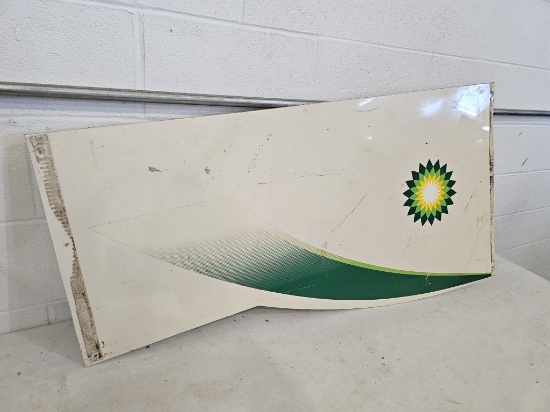 BP Metal/Tin Piece 2'x4' & (6) Citgo Plastic Signs